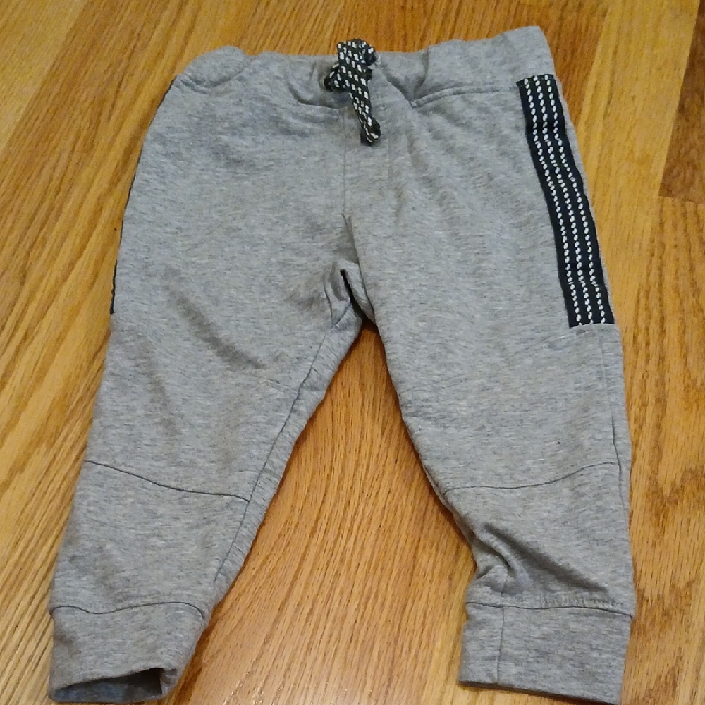 54️⃣$10 Stylish Kids' Gray Jogger Pants